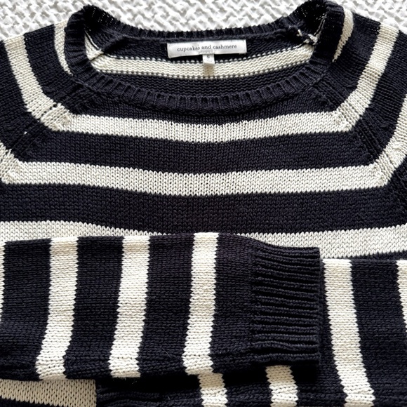 Cupcakes and Cashmere Striped Black & White Sweater, Zipper Accents, Size Small - Picture 8 of 10